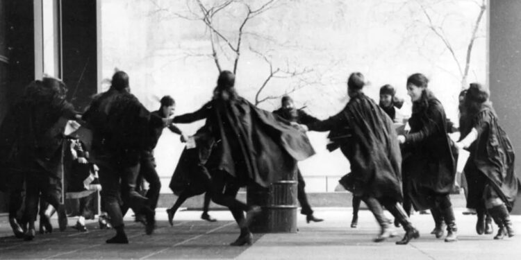 ¿Por qué nos juntamos las mujeres? – Hoy en “Vecinas en el aire”.