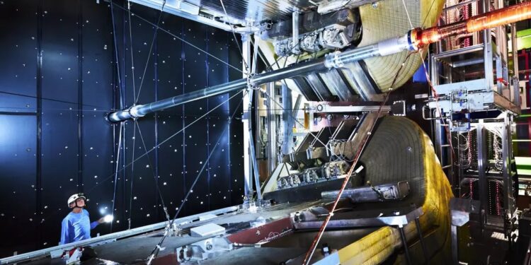 ¿Por qué existe el universo? El CERN halla nuevas claves sobre cómo la materia venció a la antimateria