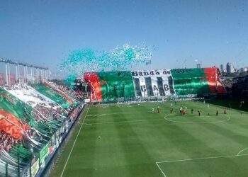 Oficial: vuelven los visitantes al fútbol argentino