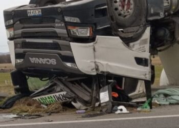 Impresionante vuelco en la ruta 51