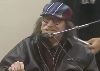 Charly García recibió el Doctorado Honoris Causa de la UBA en un acto emotivo y multitudinario