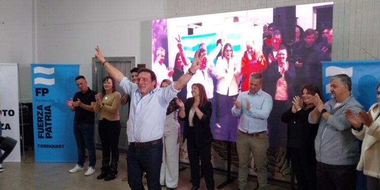 Claudio Pelliza: «debemos buscar la manera de enamorar y acercar nuevamente a los vecinos a la política.»