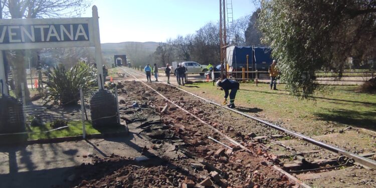Paso a nivel en Sierra de la Ventana se normaliza tras descarrilamiento de tren