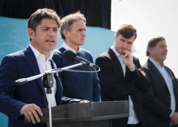 Axel Kicillof: “Nosotros mejoramos la escuela pública, mientras Milei gasta $29 billones para pagar intereses”
