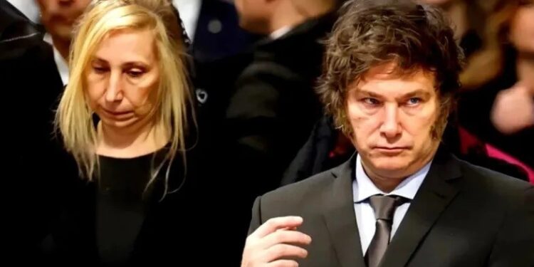 Denunciaron al presidente, su hermana y otros funcionarios por presuntas coimas de laboratorios