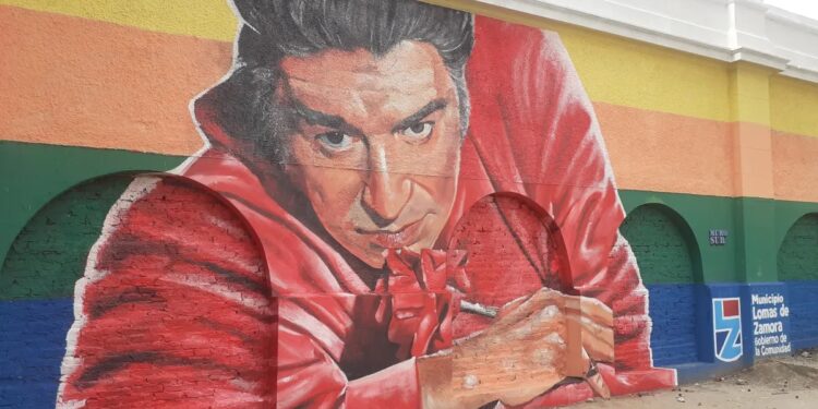 Sandro cumple 80 años: Banfield rinde homenaje al legendario cantante