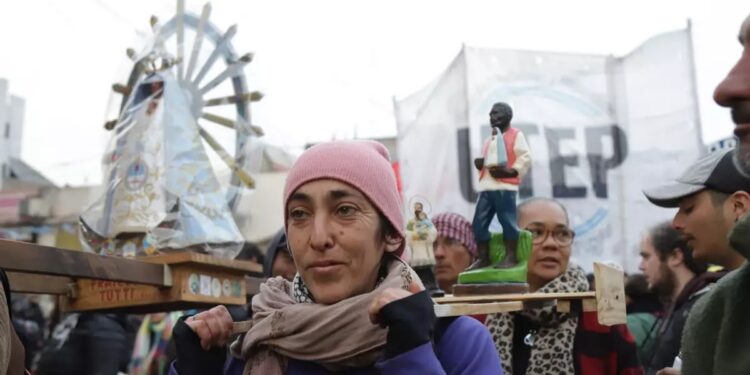 “Un sueldo que no se gaste en tres días”: el reclamo de la organizaciones sociales y la Iglesia en el Día de San Cayetano