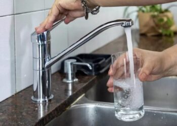 La Justicia ordena suspender por seis meses los cortes de agua residenciales por falta de pago