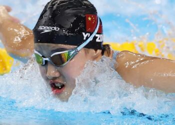 Yu Zidi, la niña de 12 años que pone en jaque las normas de la natación mundial
