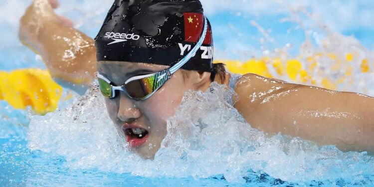 Yu Zidi, la niña de 12 años que pone en jaque las normas de la natación mundial