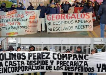 El despido avanza: cada vez más empresas reducen personal y caen 29.000 empleos privados formales en el año