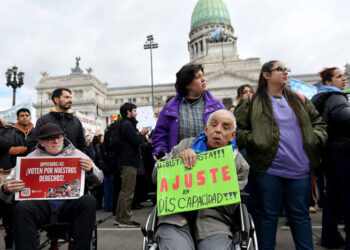 Un fallo judicial hace tambalear el veto de Javier Milei a la emergencia en discapacidad