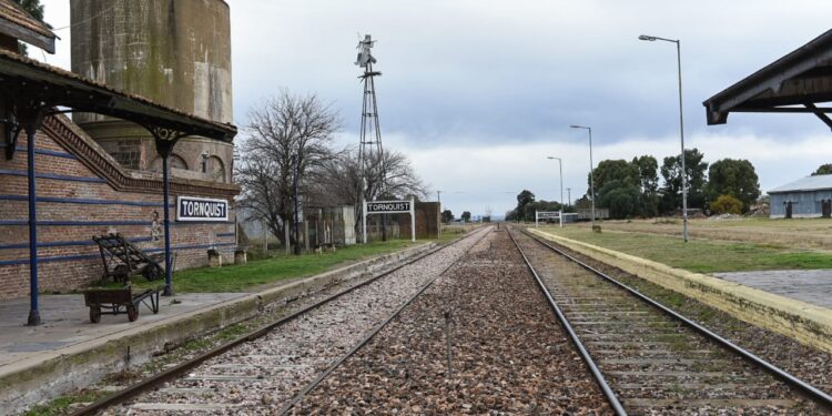 Pelliza propone un paseo recreativo en el acceso a Tornquist