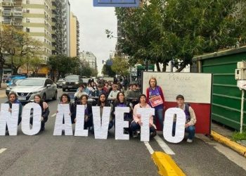 Estudiantes y docentes universitarios comenzaron con clases abiertas una semana con foco en la marcha federal del miércoles