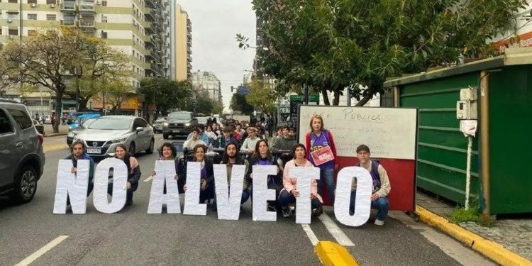 Estudiantes y docentes universitarios comenzaron con clases abiertas una semana con foco en la marcha federal del miércoles
