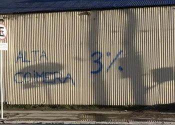 Milei suspendió la caminata por el centro de Ushuaia por baja convocatoria y fuertes protestas