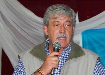 Para Buzzi, la baja de retenciones es “un burdo manotazo de ahogado” del gobierno