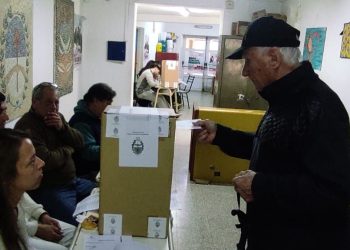 Elecciones en marcha: Con algunas demoras, se iniciaron las legislativas en todo el distrito.