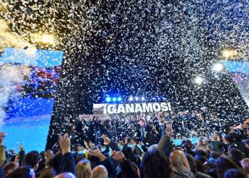 «Una elección histórica, una victoria aplastante»