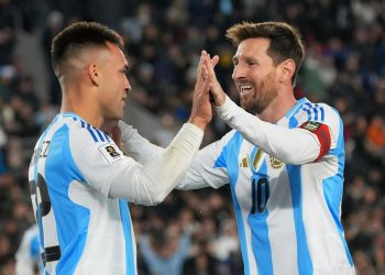 Lágrimas, emoción, un Messi brillante y un 3 a 0 en el último partido de eliminatorias en Argentina