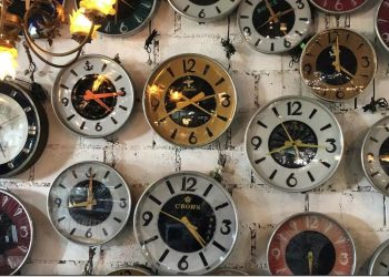 Un estudio revela que el cambio de hora contribuye a miles de infartos cerebrales y defiende dejar fijo el horario de invierno