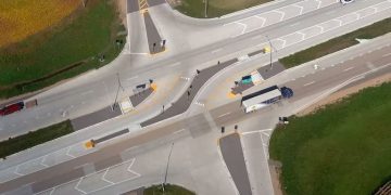 ¿Adios a las rotondas?: cómo podría aplicarse en la Argentina el sistema de cruces de ruta que se usa cada vez más en EEUU