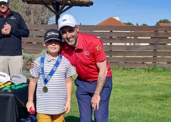 Tobías García, el golfista prodigio de 7 años de Sierra de la Ventana se volvió a lucir.
