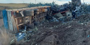 Volcó un camión en la Ruta 51; el conductor resultó herido.
