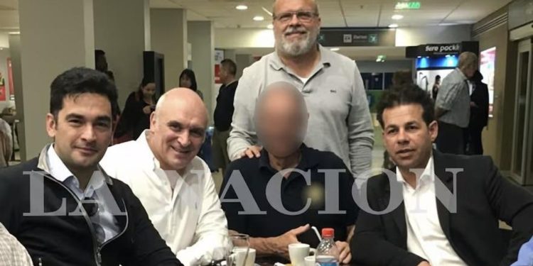 Aparece la primera foto de Espert junto a “Fred” Machado tomada en Bahía Blanca.