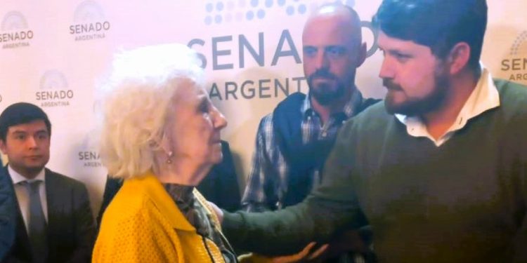 La Emotiva Conexión de Estela de Carlotto con Saldungaray: «Amiga de la familia Saldungaray»