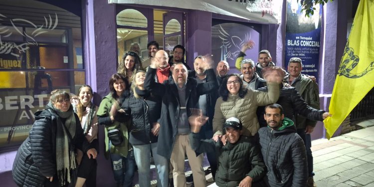 Triunfo Histórico de La Libertad Avanza en Tornquist: Celebran un 18% de ventaja y la migración de votos opositores