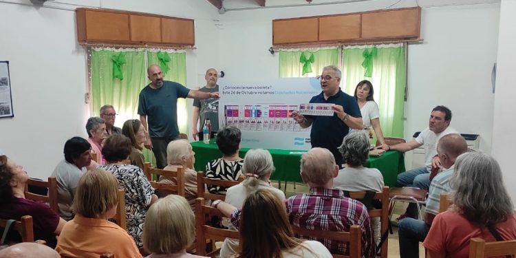 María Romero detalló el nuevo sistema de voto sin sobre a la comunidad