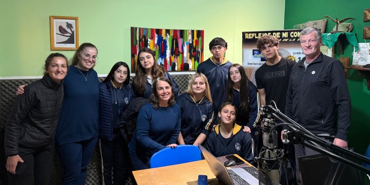 Intercambio y periodismo escolar: Alumnos del CNSL visitaron Sierra de la Ventana para nutrir su proyecto de radio