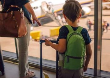 La autorización parental, un requisito indispensable para viajar al exterior con menores