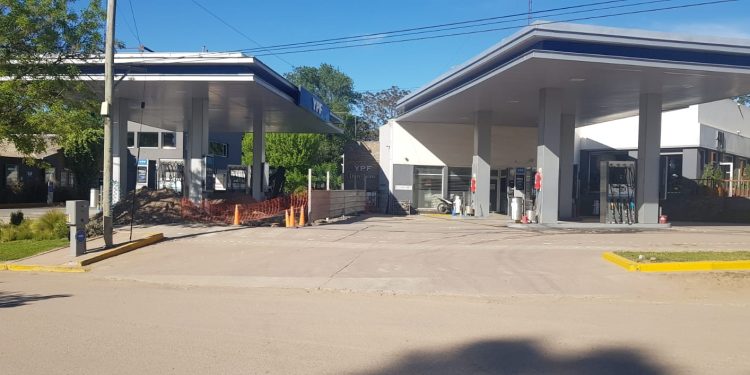 YPF Don Juan de Sierra de la Ventana Inicia Obras de Refacción en su Playa de Estacionamiento.