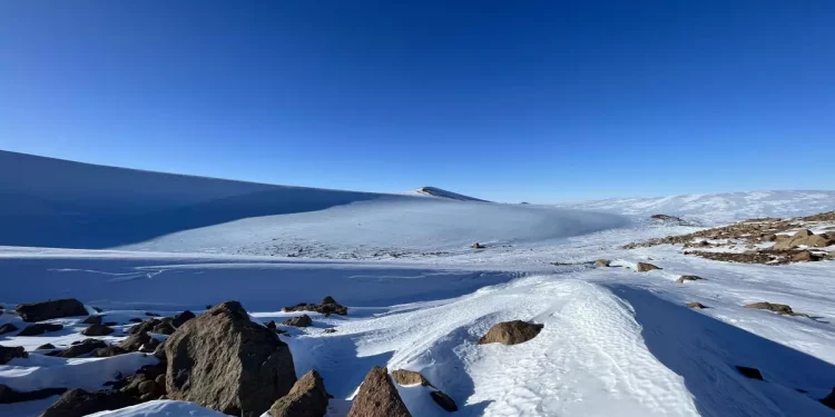 Descubren un hielo de seis millones de años de antigüedad en la Antártida