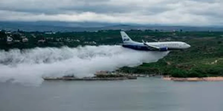 Sorpresa en Córdoba: un Boeing 737 realizó un vuelo rasante sobre el Lago San Roque