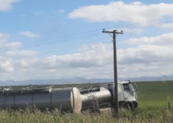 Ruta 33: dos camiones se despistaron entre Colonia San Martín y Tornquist