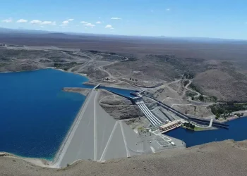 Milei pone en venta cuatro centrales hidroeléctricas y hay alerta por Atucha
