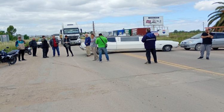 Cortaron la ruta 3 con una limusina: “Lo prometí y cumplí con mi palabra”