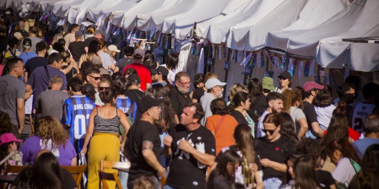 La tercera Expo Igualdad Bonaerense en Berisso reunió a miles de personas en el Día del Desembarco Histórico 