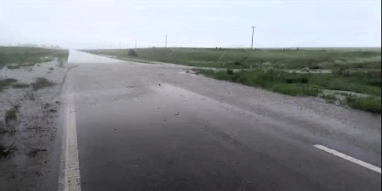 Corte en la Ruta 72 entre Saldungaray y Frapal debido a intensas lluvias
