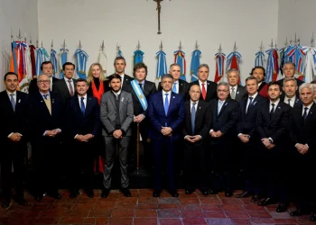 Milei reúne a gobernadores con las reformas laboral e impositiva sobre la mesa