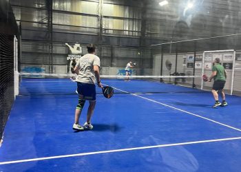 Pádel de Vanguardia en Sierra: Lucas Cavasotto impulsó la instalación de canchas Modelo Premier Padel en el CAV