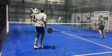 Pádel de Vanguardia en Sierra: Lucas Cavasoto impulsó la instalación de canchas Modelo Premier Padel en el CAV