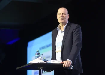 Sturzenegger insultó a los argentinos por no “aprovechar las opciones que ofrece la minería”