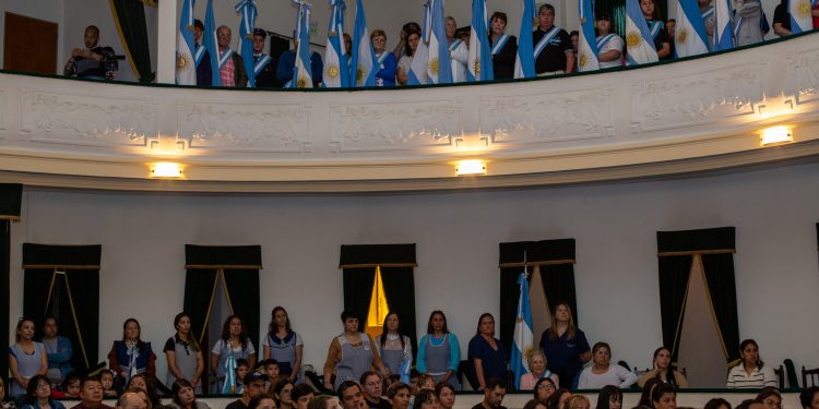 Vecinos, instituciones y autoridades celebraron  juntos los 115º años del distrito 