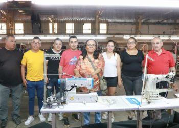 Resistencia Cooperativa: La historia de «Chamical», la fábrica de calzado de La Rioja que sigue en pie tras quiebras y reconversiones