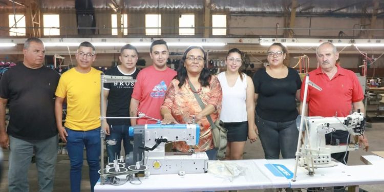 Resistencia Cooperativa: La historia de «Chamical», la fábrica de calzado de La Rioja que sigue en pie tras quiebras y reconversiones