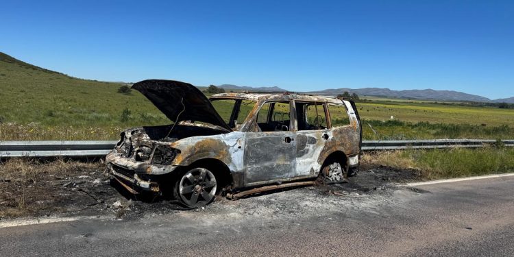 Peligro en la Ruta: ¿De quién es la obligación de remover un vehículo calcinado y abandonado?